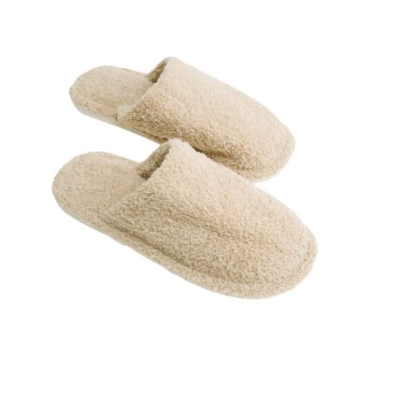 NWT Luxury Soft Solid Beige Slippers - Picture 2 of 7